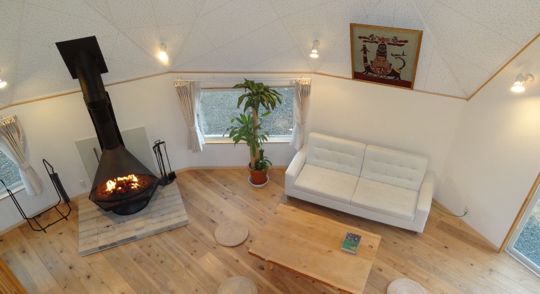 ドームハウス内装