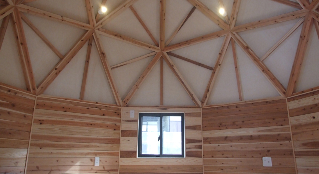 ドームハウス内装